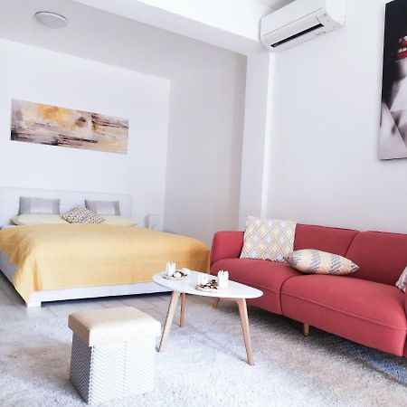 Studio Apartment "Brigita",Parking With Gate 리예카 외부 사진