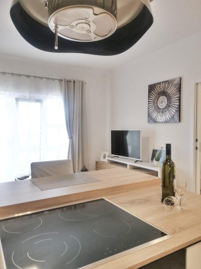 Studio Apartment "Brigita",Parking With Gate 리예카 외부 사진