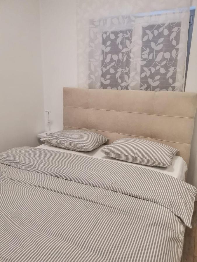 Studio Apartment "Brigita",Parking With Gate 리예카 외부 사진