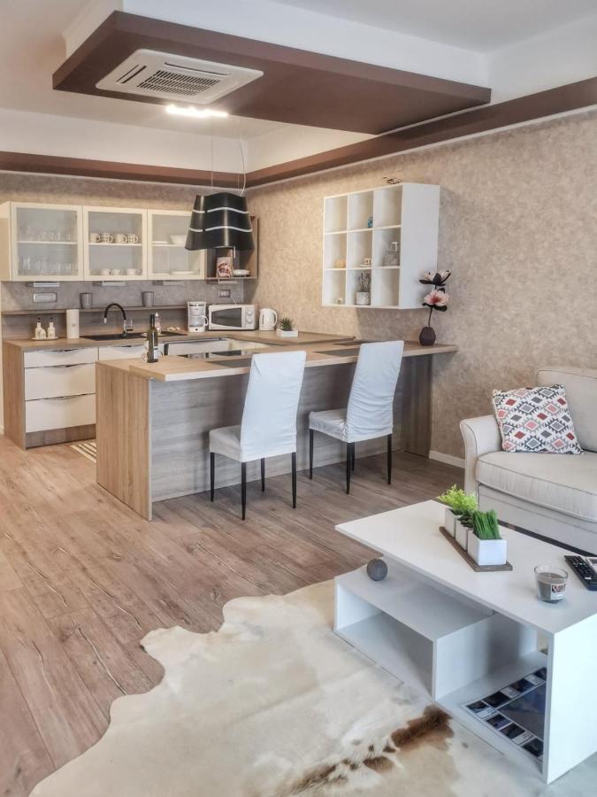 Studio Apartment "Brigita",Parking With Gate 리예카 외부 사진