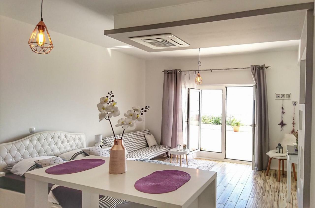 Studio Apartment "Brigita",Parking With Gate 리예카 외부 사진